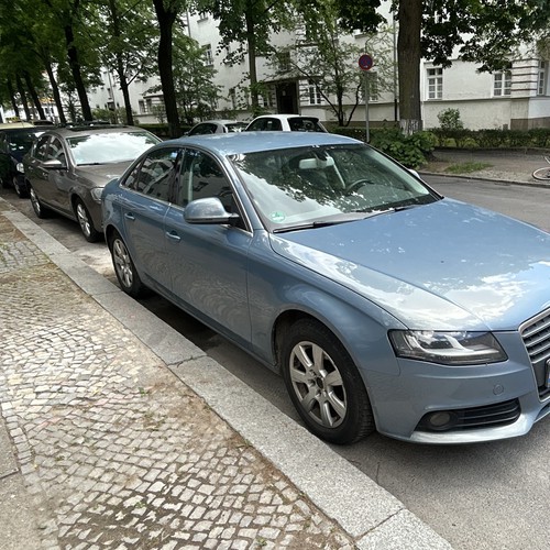 Audi limousine - a4,